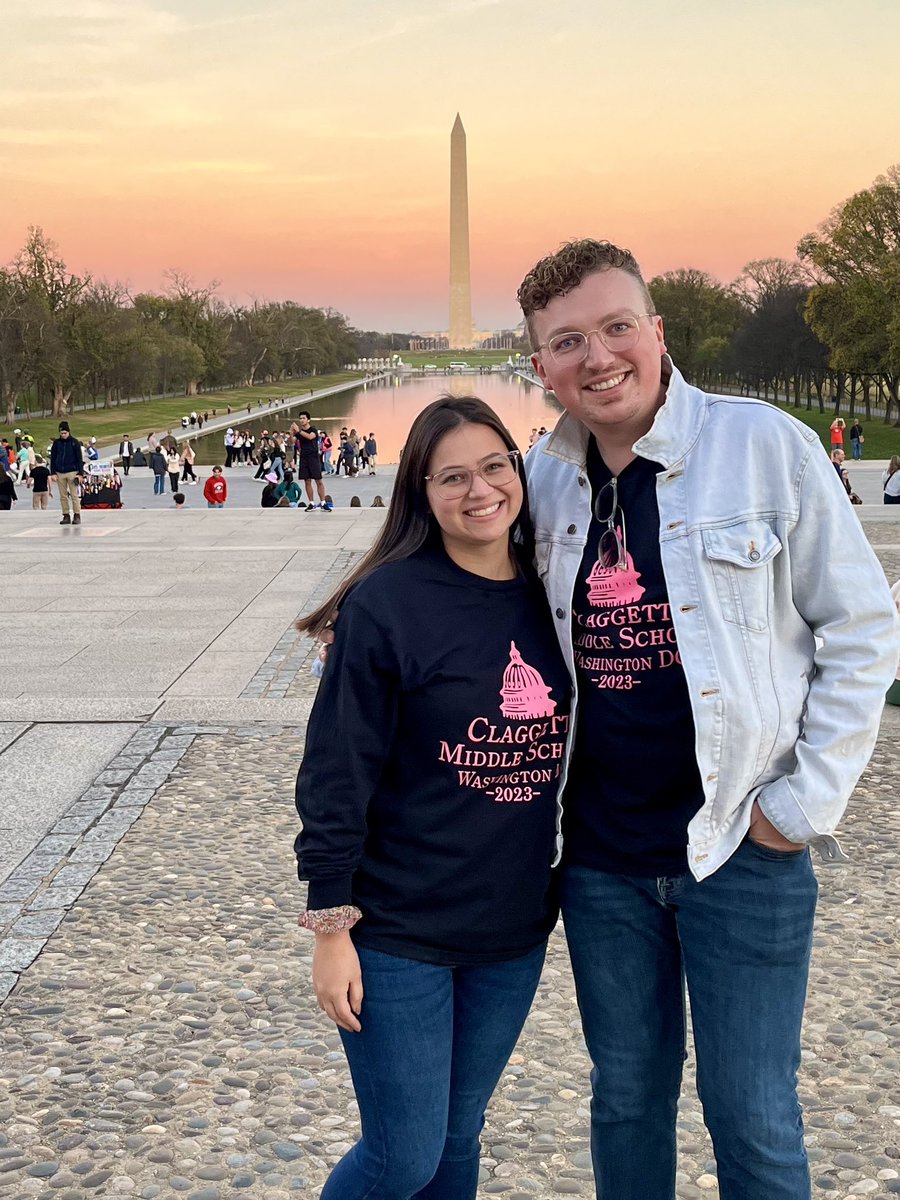 dalzellb304's tweet image. Visiting the Lincoln Memorial and getting to hang out with some of the other bus chaperones! #bus1 #teamapollo @ClaggettMCS @MrCondit