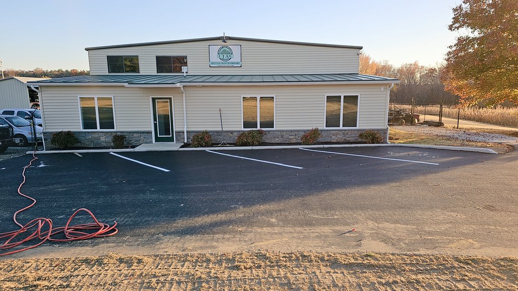 DamonDaniels's tweet image. New asphalt at the shop. Guess who was asked to paint the lines?  #surewhynot #offseason #winterprojects #turflife