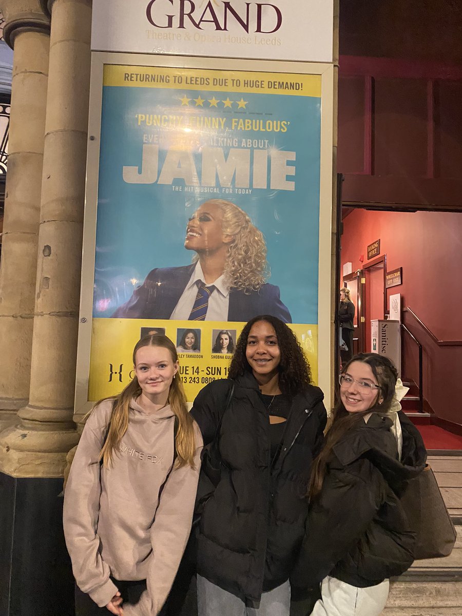 Armthorpe_PA's tweet photo. Wonderful evening with Y10&amp;11 students visiting @GrandTheatreLS1 to see the fabulous @JamieMusical 🌈✨ 🩵 https://t.co/EGA2HXx5sT