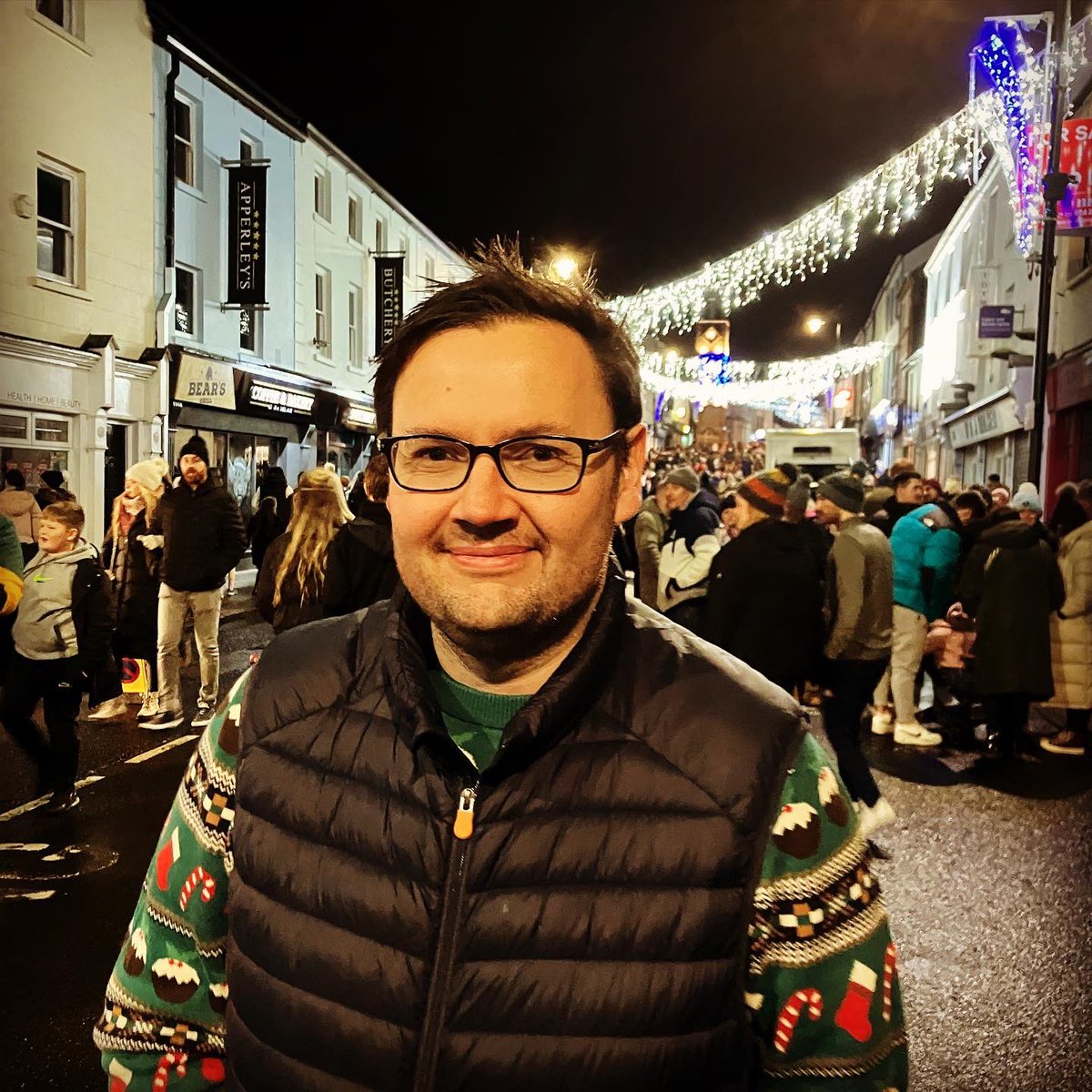 1leekane's tweet photo. Nobody does #Christmas lights switch on better than #Ballymoney! What an amazing night for the town. Great to see it absolutely packed with families enjoying the festivities. Huge well done and thanks to everyone involved. No wonder we’re @retail_ni High Street of the Year ❤️ https://t.co/mrBa7SUYSg