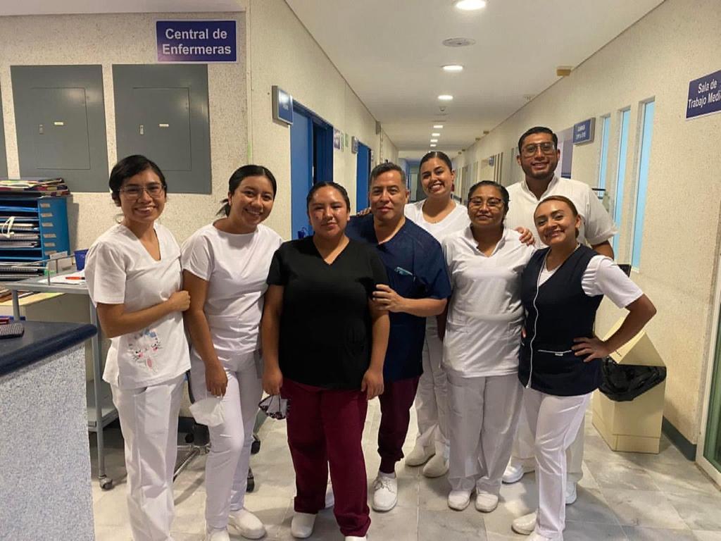 🤝🏽Apoyamos a la población de Guerrero, luego del paso del huracán Otis, con una brigada de enfermería que se incorporó al Hospital General “Raymundo Abarca Alarcón”, en Chilpancingo en las áreas de urgencias, cirugía general, medicina interna, ginecología, cuidados intensivos
