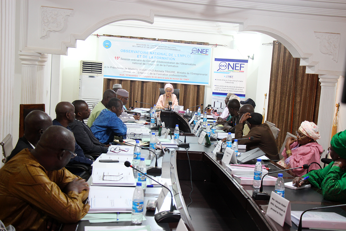 bagami_traore's tweet photo. J'ai présidé les travaux de la 15ème session ordinaire du Conseil d'Administration de l'Observatoire national de l'Emploi et de la Formation #ONEF, ce jeudi 16 novembre 2023. Les travaux ont abouti sur des résultats encourageants, des avancées notables et des recommandations stratégiques. J'ai salué le travail abattu par le DG de #ONEF et son équipe tout en reconnaissant leur rôle clé dans la production d'indicateurs cruciaux.