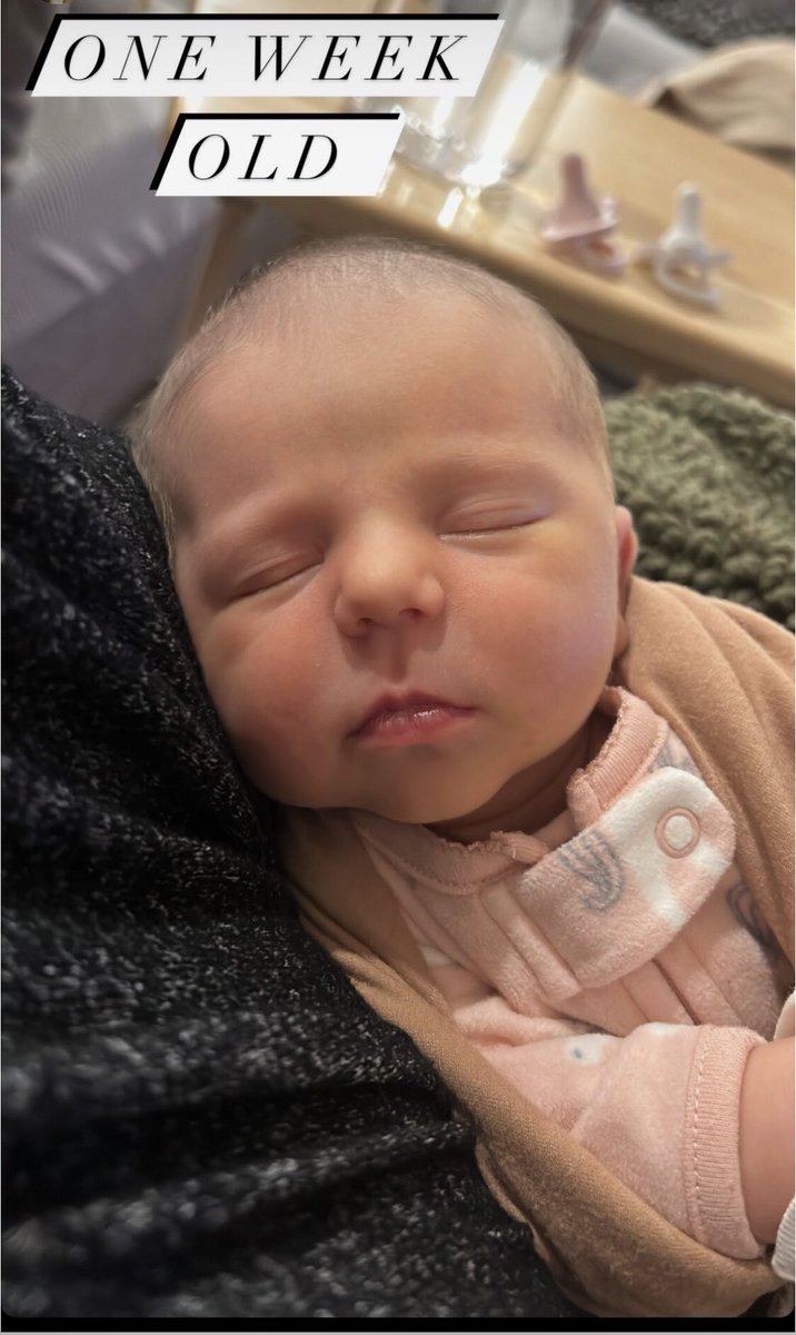 JEM438288's tweet photo. One week old…..our little Lennie! ❤️🤗❤️ https://t.co/besKhwVkrE