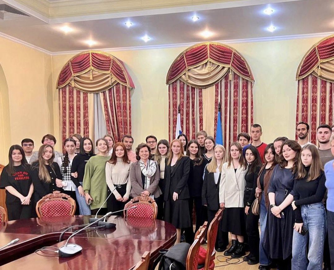 YeditepeUni's tweet photo. Rus Dili ve Edebiyatı Bölümümüz, Moskova Devlet Dilbilim Üniversitesi ile sahip olduğumuz işbirliği kapsamında Moskova’da bir seminer daha düzenledi. https://t.co/WjrlPaBCCg