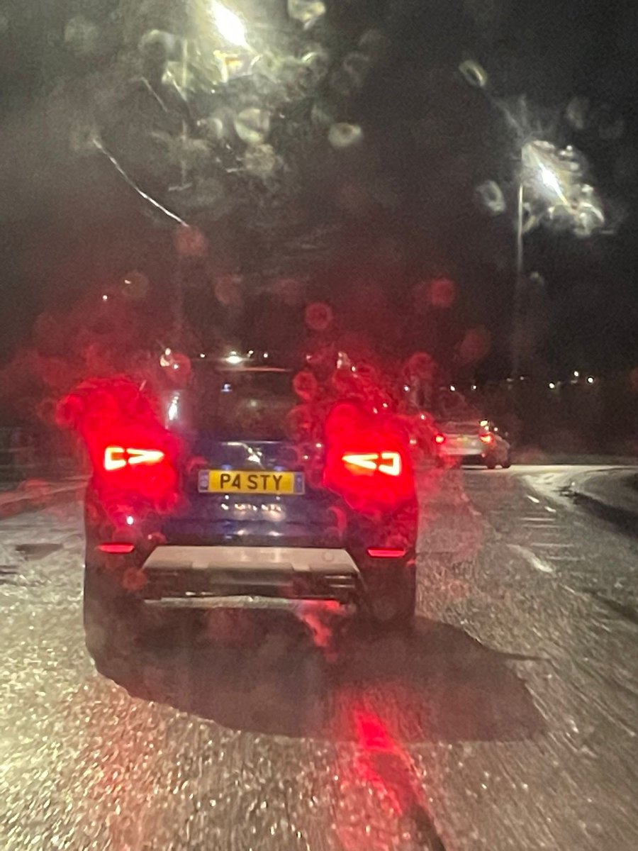 CharlieHewings's tweet photo. @BakersTweet @HenAndChicken @wycombeswan Fantastic show tonight Charlie, drove home behind a real pasty lover! https://t.co/HXY6WurIlO