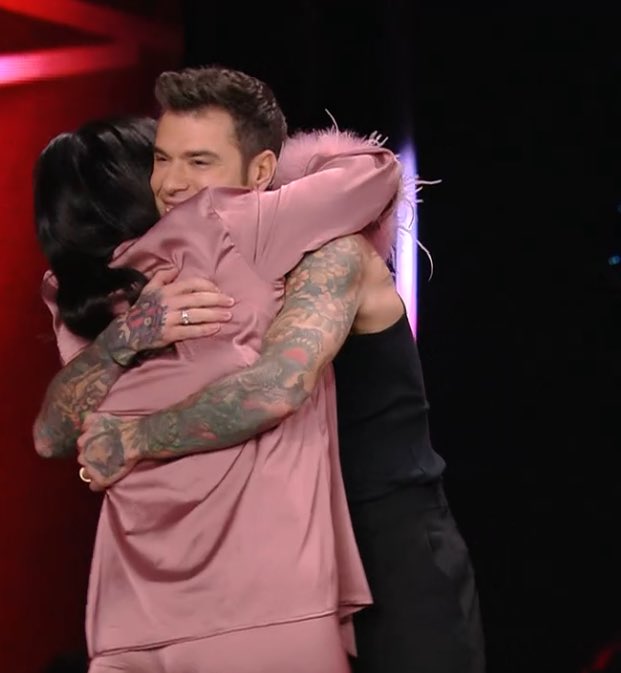 _cielodiperle's tweet photo. felicissima per le ragazze di Fedez brave brave e un abbraccione al nostro giudice del cuore 🫂 
#xf2023 https://t.co/oKwwXlo69f