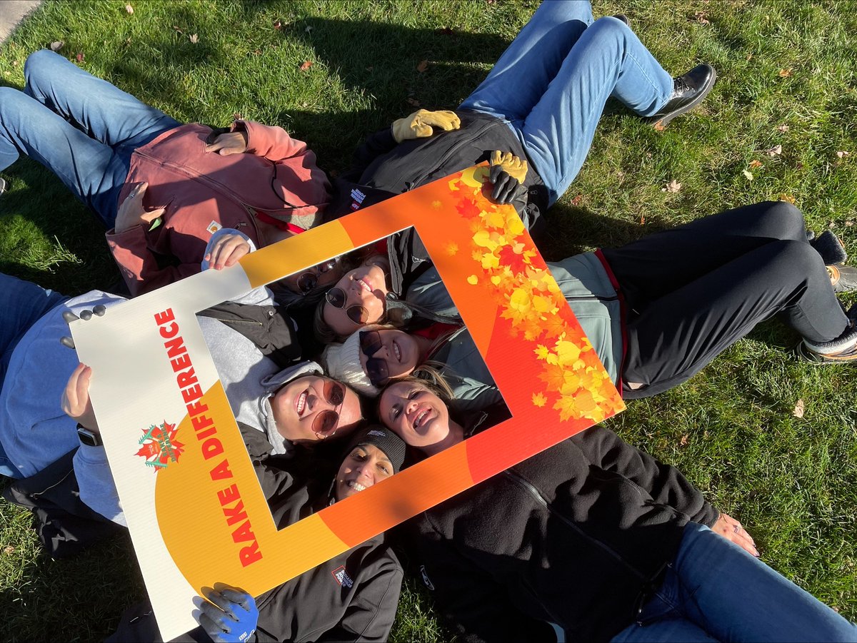 IN_MI_Power's tweet image. Autumn leaves can be a beautiful sight – until they hit the ground. We were able to “Rake a Difference” for some of our Michigan neighbors.

More: ms.spr.ly/6018i8eqY

@UnitedWay_SWMI   #RakeADifference