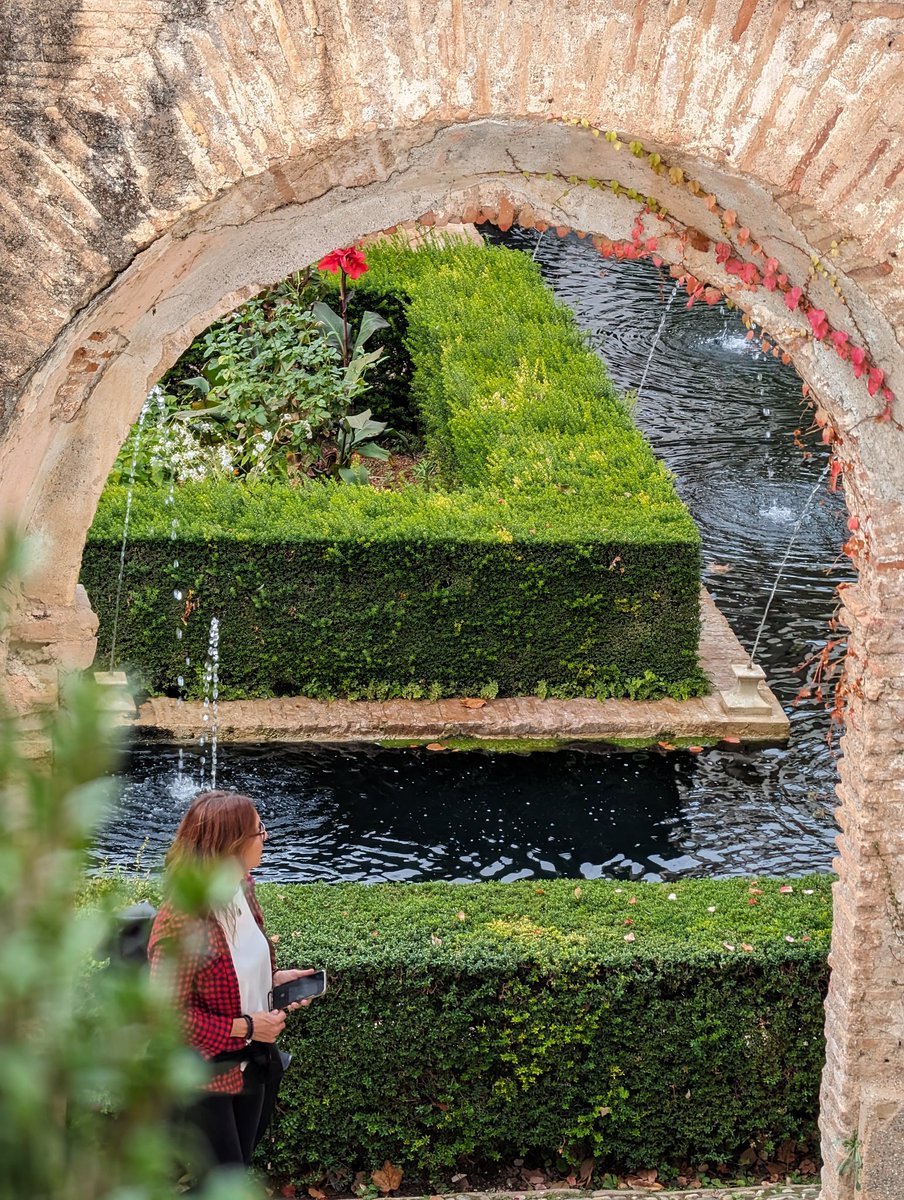 Gracias, <a href="/alhambracultura/">Alhambra de Granada</a>, por abrir las puertas el día de hoy