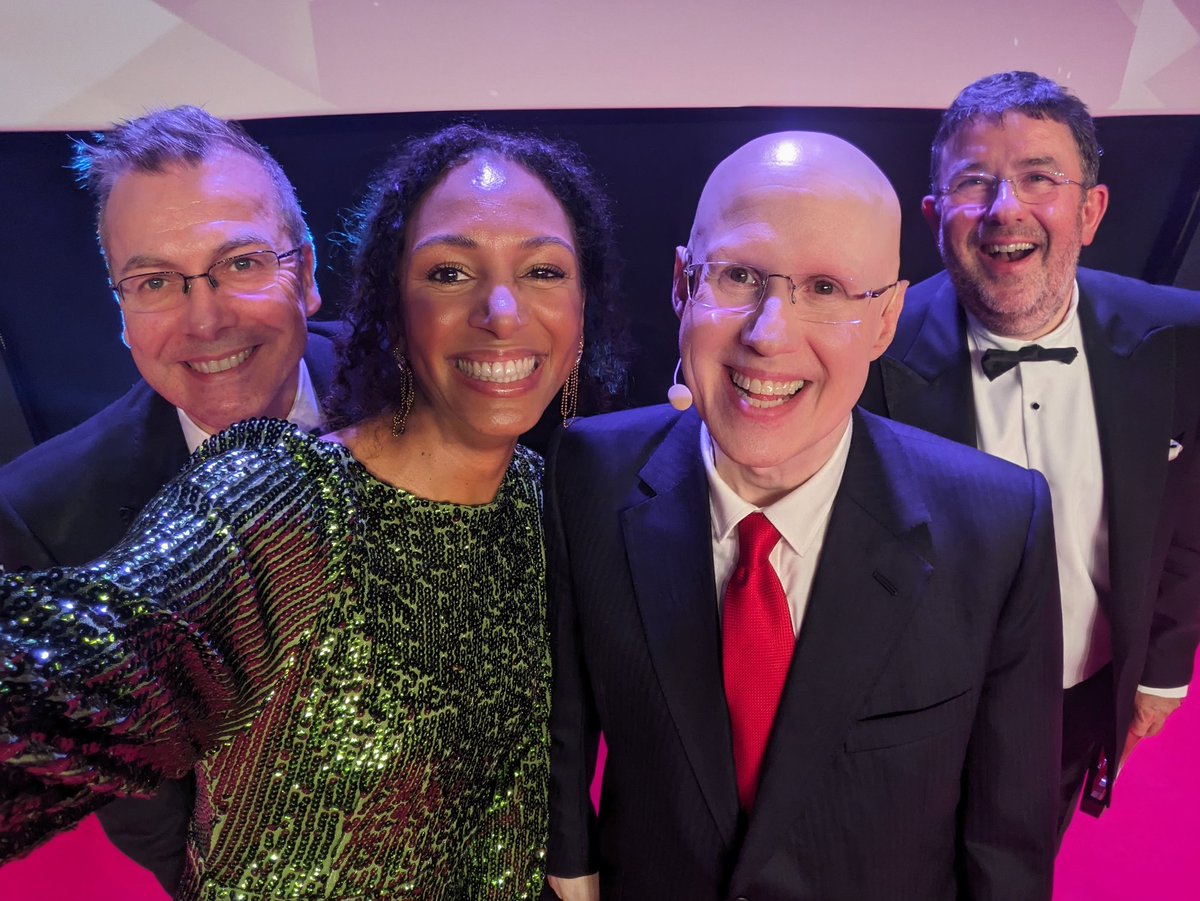 Congratulations to all of the winners at tonight's @HSJ_Awards!

Especially those that won awards for reducing health inequalities. You are all amazing!

(Here's me, Jeremy from @NovartisUK and @ChrisHopsonNHS with fabulous awards host @RealMattLucas) 

#HSJAwards