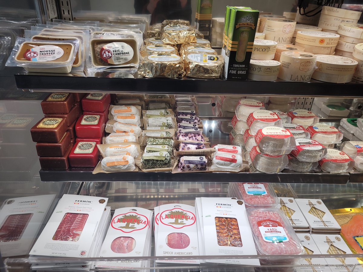 Say cheese! This afternoon we celebrated the grand opening of Dobbs &amp; Bishop in the Village Center 🧀