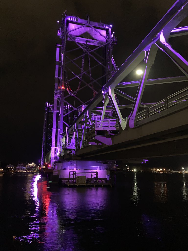 The @hotelconcordnh and Portsmouth Memorial Bridge illuminated purple for World Pancreatic Cancer Day 💜!#PanCANawareness @PanCANBoston @PanCAN