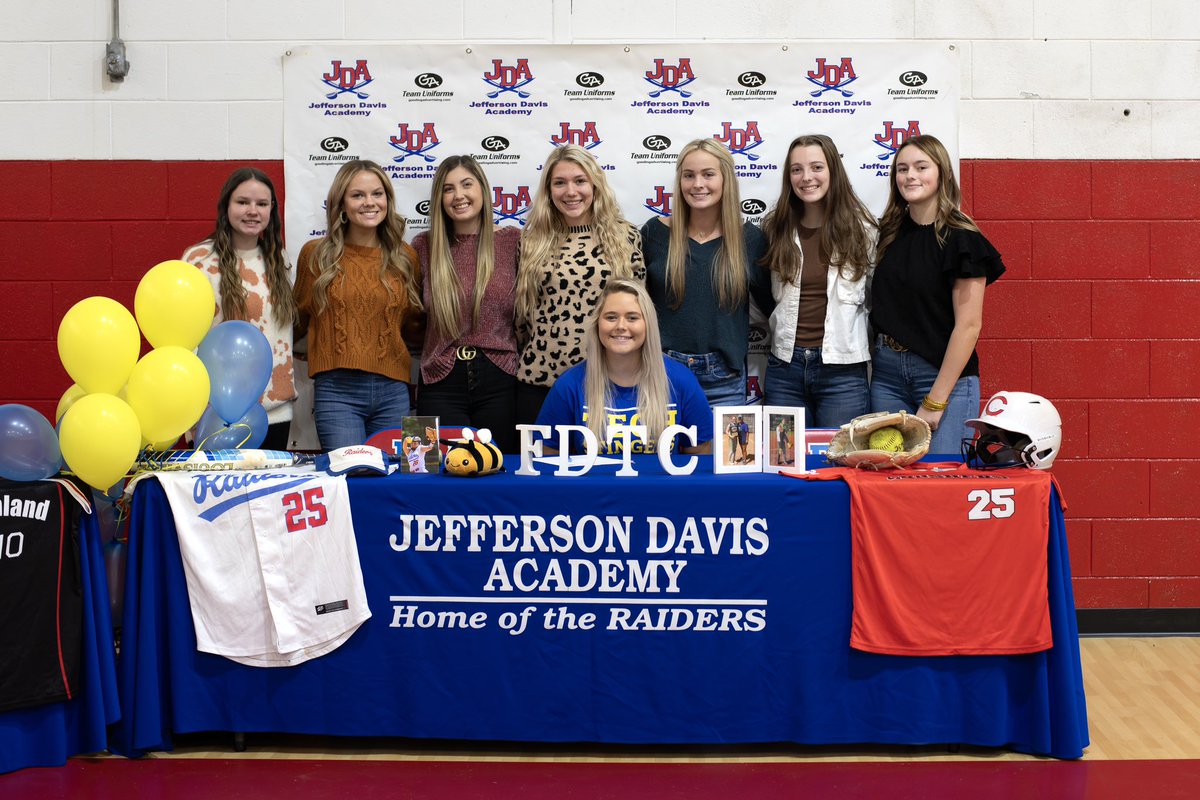 So excited to be continuing my Softball Career at FloDar! Go Stingers!!