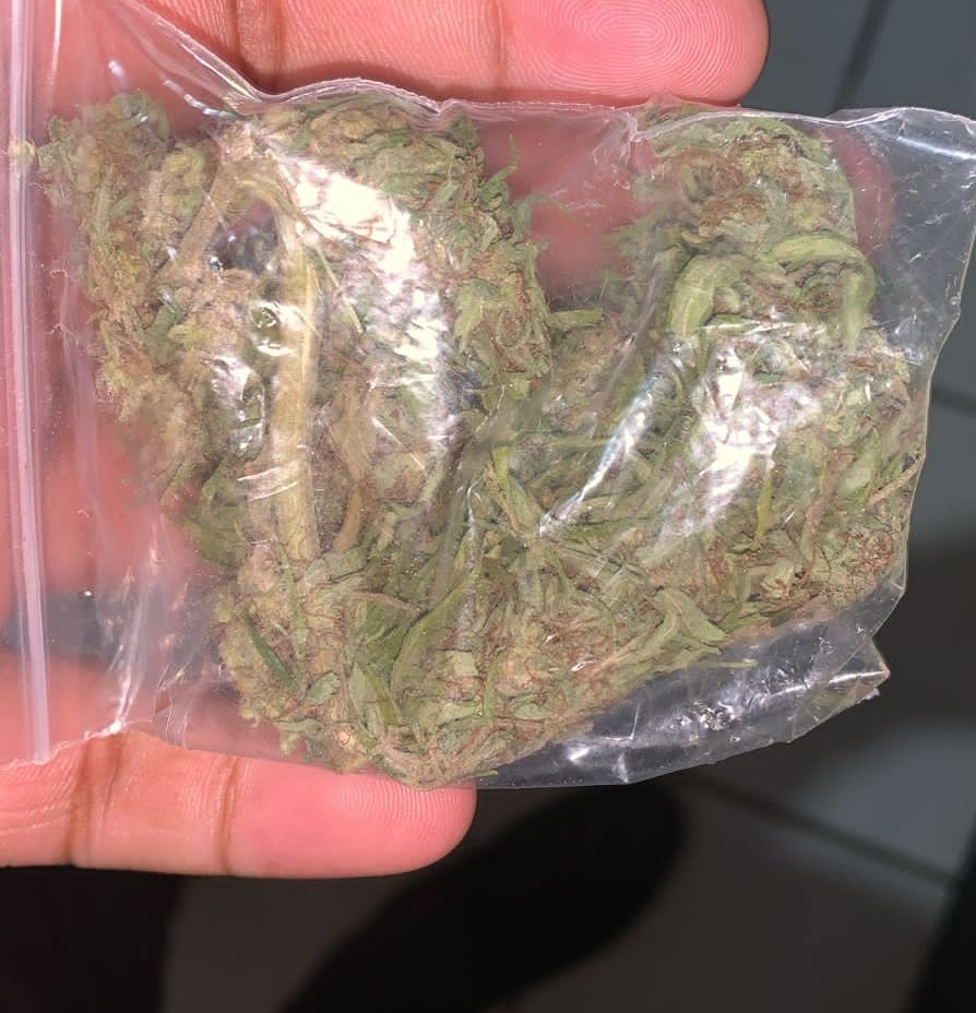 Ya conoces la felicidad o quieres fumar conmigo? 😏