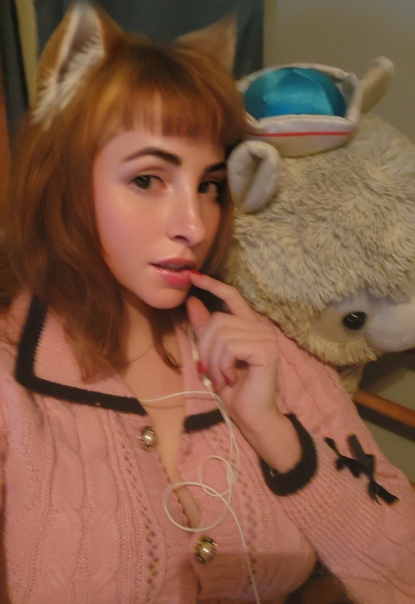 angelina lina tweet media