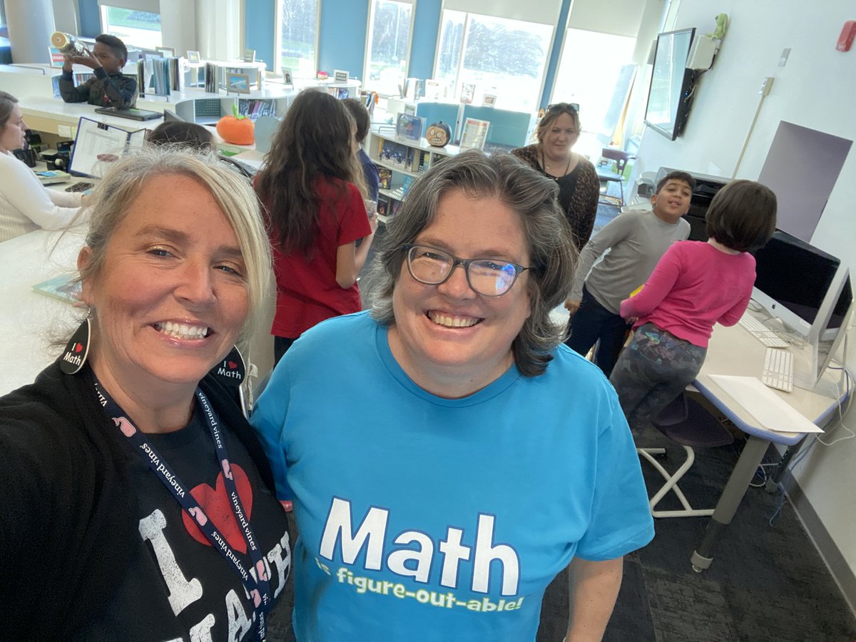 DanielleLegnard's tweet image. Math is a FAMILY event! #welovemath and each other! @BethelCTSuper @brookskristen1