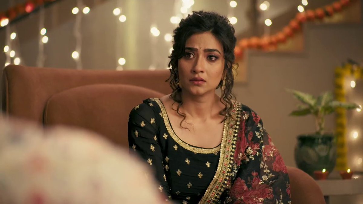 _reginaphalenge's tweet image. Congratulations @Aditidevsharma @adnan_abkhan on #kathaankahee completing 250 episodes tonight 🌟. U both have given ur heart &amp;amp; soul to Katha &amp;amp; Vian! Started watching coz of the intriguing promos but stuck on until the end for both of u ❤️

Og #KaViaan
#aditidevsharma
#adnankhan