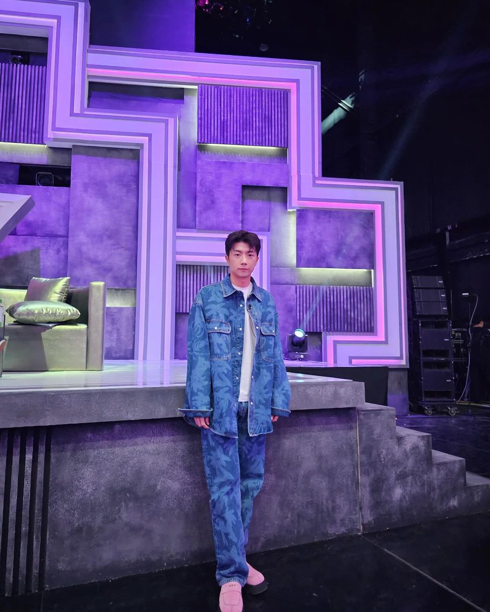 2pmalways's tweet photo. [2PM IG]
Hottest who took the college entrance exam, you've worked hard👨‍🏫💙

#ThisWeek #ThuFriToo #AngDay~💙🐤
#BeatCoin #WhereIsMyHome #VS #WatchThemLive!!
https://t.co/G8YOPbMCq2 https://t.co/oDgVUbwPuO