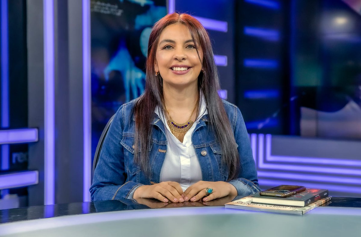 ¿Existen sueños dobles?, ¿hay algo escondido tras las cortinas del más allá? ¡Descúbrelo este lunes en #MásAlla con <a href="/madomartinez/">Mado Martínez</a>, <a href="/yarenasb/">Yoana Arenas Bedoya</a>, <a href="/CruzEscribiente/">Esteban Cruz Niño, Phd</a>

📅20 de noviembre
⌚10:00 p. m.