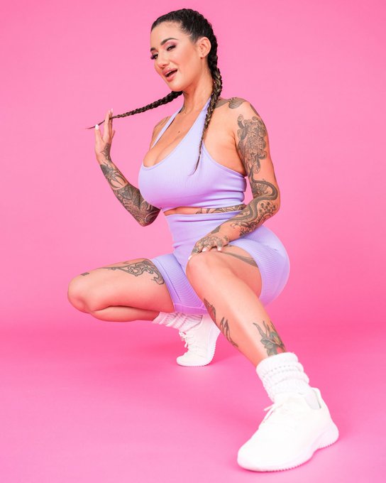 2 pic. Have you seen my new @Brazzers scene yet??? @AJonesXXX https://t.co/2bHvvryHfn https://t.co/s