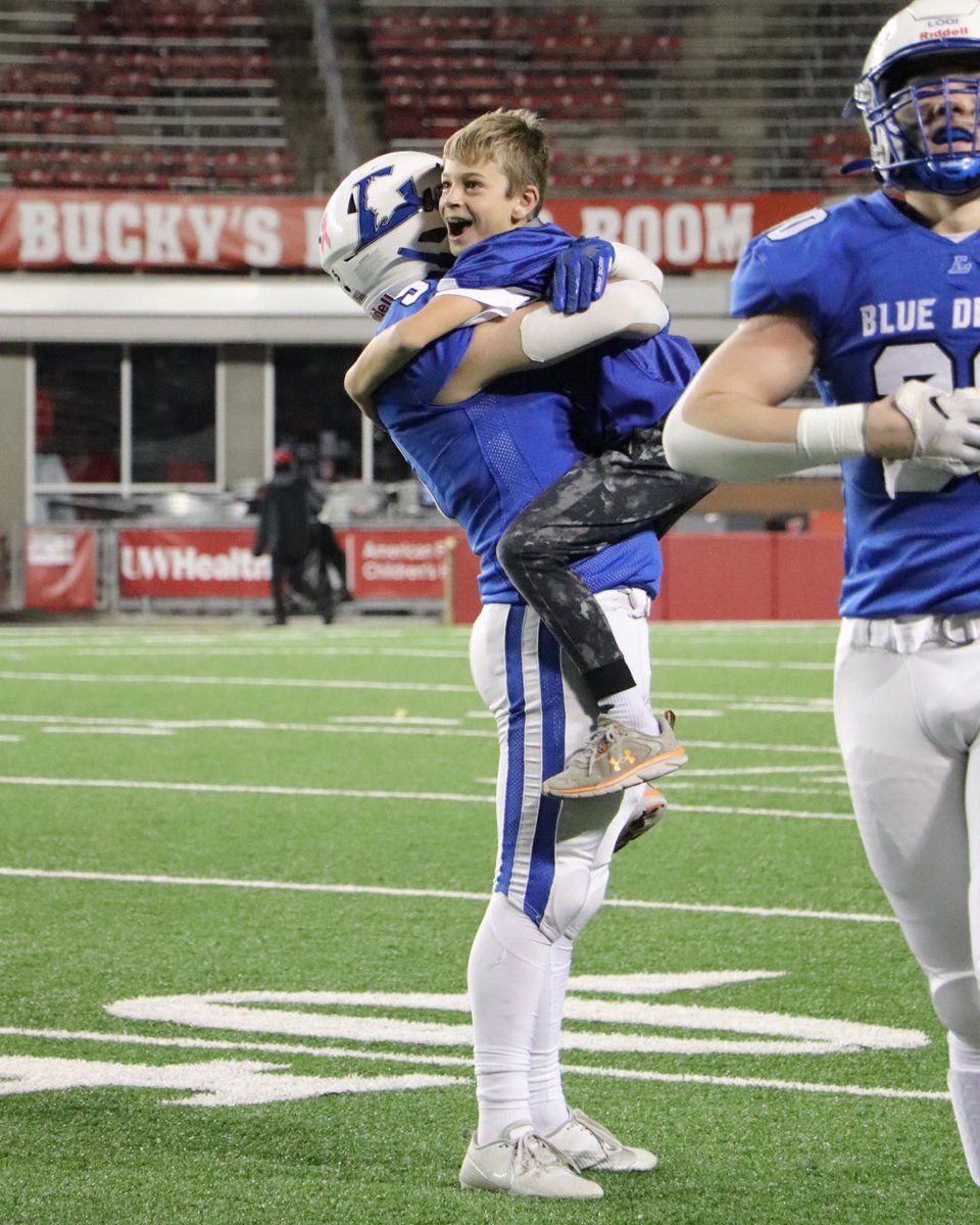 wiaawistate's tweet photo. D4 gold ball is headed home to Lodi! 🏈🏆 #wiaafb #statechampions https://t.co/H61kAeT4pX