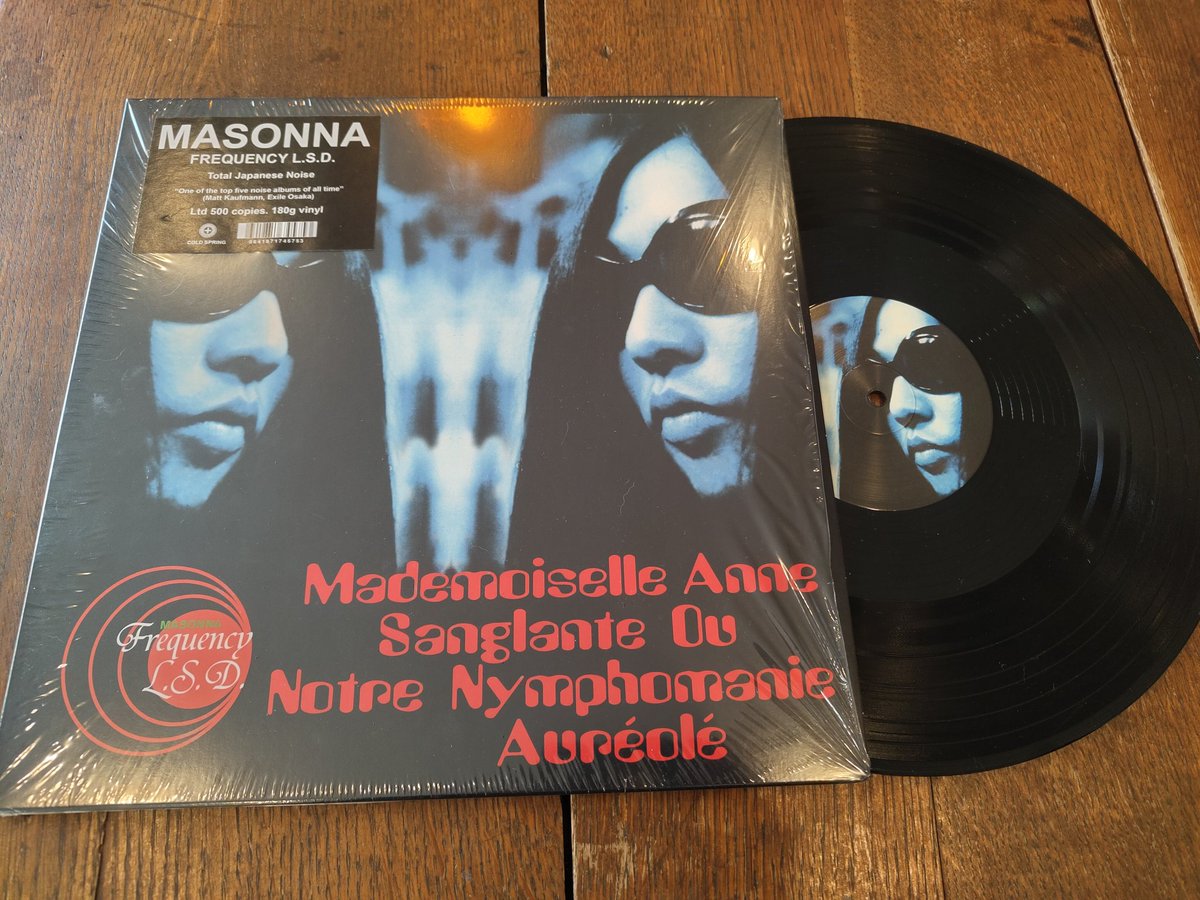 din_i_ilahi's tweet photo. Masonna – Frequency L.S.D. (1998)
これ以降は極めて寡作になる事実から推測すると、同年のVestal Spacy Ritualがスペーシーなシンセとノイズの融合として、こちらはほのかなシンセの香りを残しつつも高速ノイズとしてのMasonnaの完成形の一つと位置付けることも可能でしょう。 https://t.co/gcjuNZU3ij
