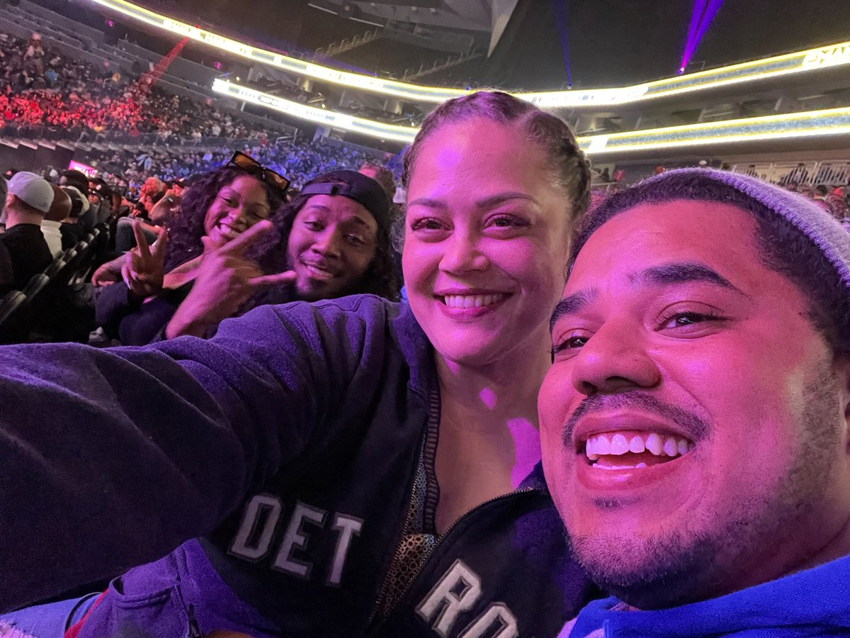 DetroitMezzo's tweet photo. Fight night! #ShakurDeLosSantos #Vegas #Boxing #TopRankBoxing https://t.co/z52epcs0f5