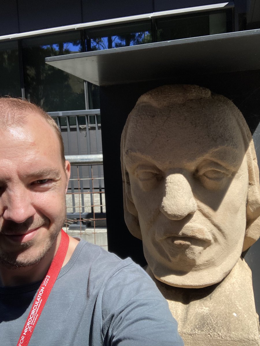 Chris_P_Stanley's tweet image. There could not be a more fitting statue outside the venue of this years Sydney Cardiovascular Symposium. 

“All we know is still infinitely less than all that remains unknown” William Harvey 

Not long to go 😁😁😁

@SydCV_Symposium @HRIAust @VictorChangInst #SCS2023