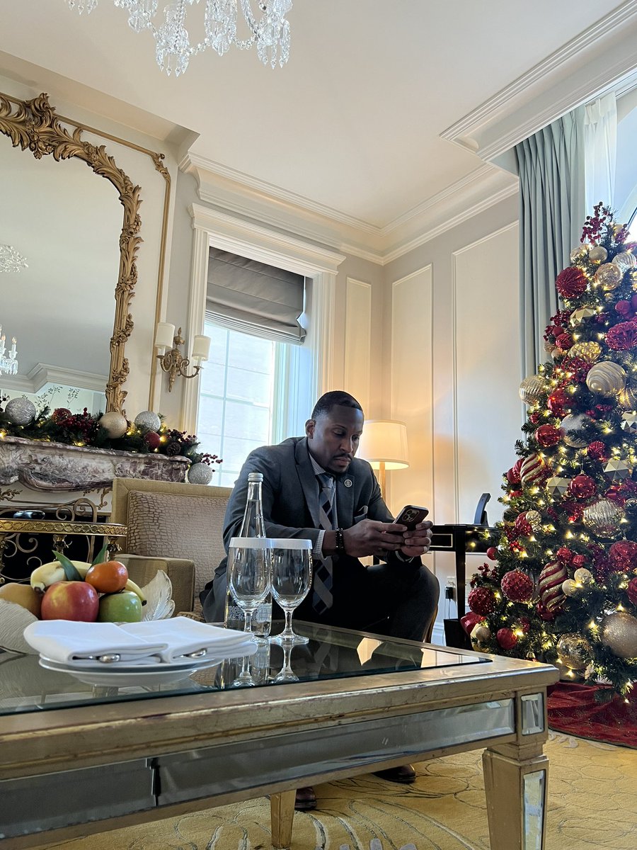 ty_tlwe's tweet photo. #2024 loading  #nyc https://t.co/ziBaDGvPZZ