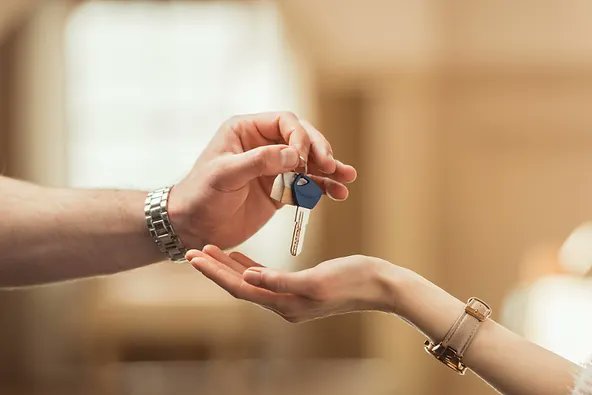 TheUpperKey's tweet photo. Elevate your vacation rental experience with #UpperKey Concierge! From complete management to tailored services, we ensure hassle-free and profitable property ownership, making us the go-to concierge for vacation rentals. 🏡💼 https://t.co/nKAjIXpbh6 #UpperKey #VacationRentals https://t.co/aNL5QF1N9r