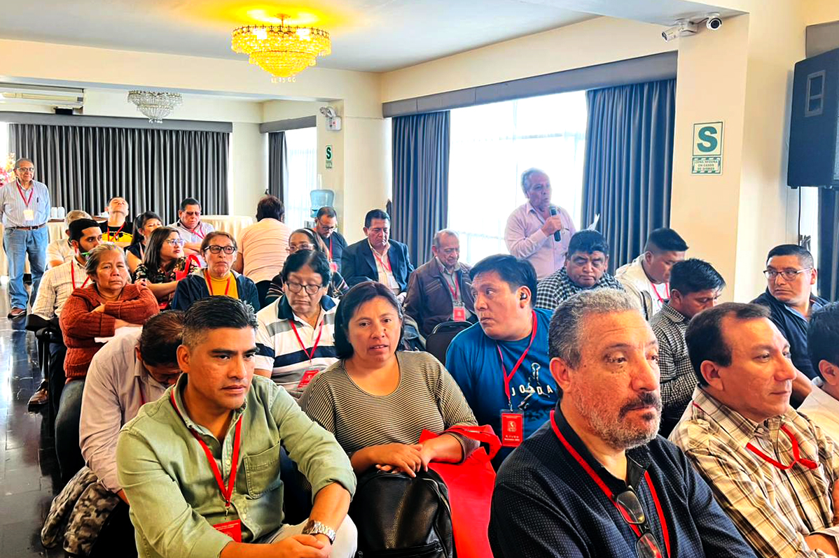 catpperu's tweet photo. Se dio inicio al X Congreso Nacional Extraordinario de la @CATP_Peru_, en la apertura, @CiceroSilva_CSA, realizó una evaluación de la situación política, económica y social nacional e internacional y el papel de la CATP PERU como parte del movimiento sindical peruano. @itacamo https://t.co/GuqgxaejgQ