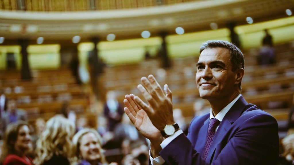 "Habemus presidente..." me dijeron hoy desde España 🔴 La noticia es muy importante para el país europeo que arranca una nueva etapa... Por eso #EnOrbita de Radio <a href="/SputnikMundo/">Sputnik Mundo</a> le pedimos el análisis a la amiga <a href="/qb_emma/">ESQB</a> 👉 sputniknews.lat/20231116/humo-…