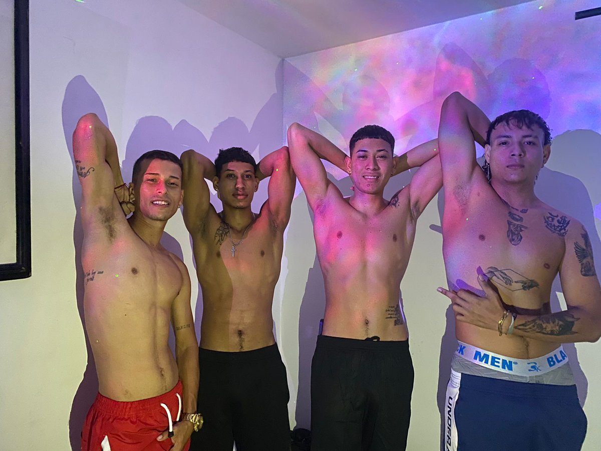 carlosvill65453's tweet photo. Like follow &amp; retweet for more pics like thisthen stomping / Walking all over you, If your lucky I might spit in ya mouth and let you eat my cigarette ash😂
🥵🛒🥃

#cashmaster #Findom #uk #ukalpha #alpha #paypiggieswanted #paypigswelcome
#armpitlover 
#armpits https://t.co/ZESxxwErLn