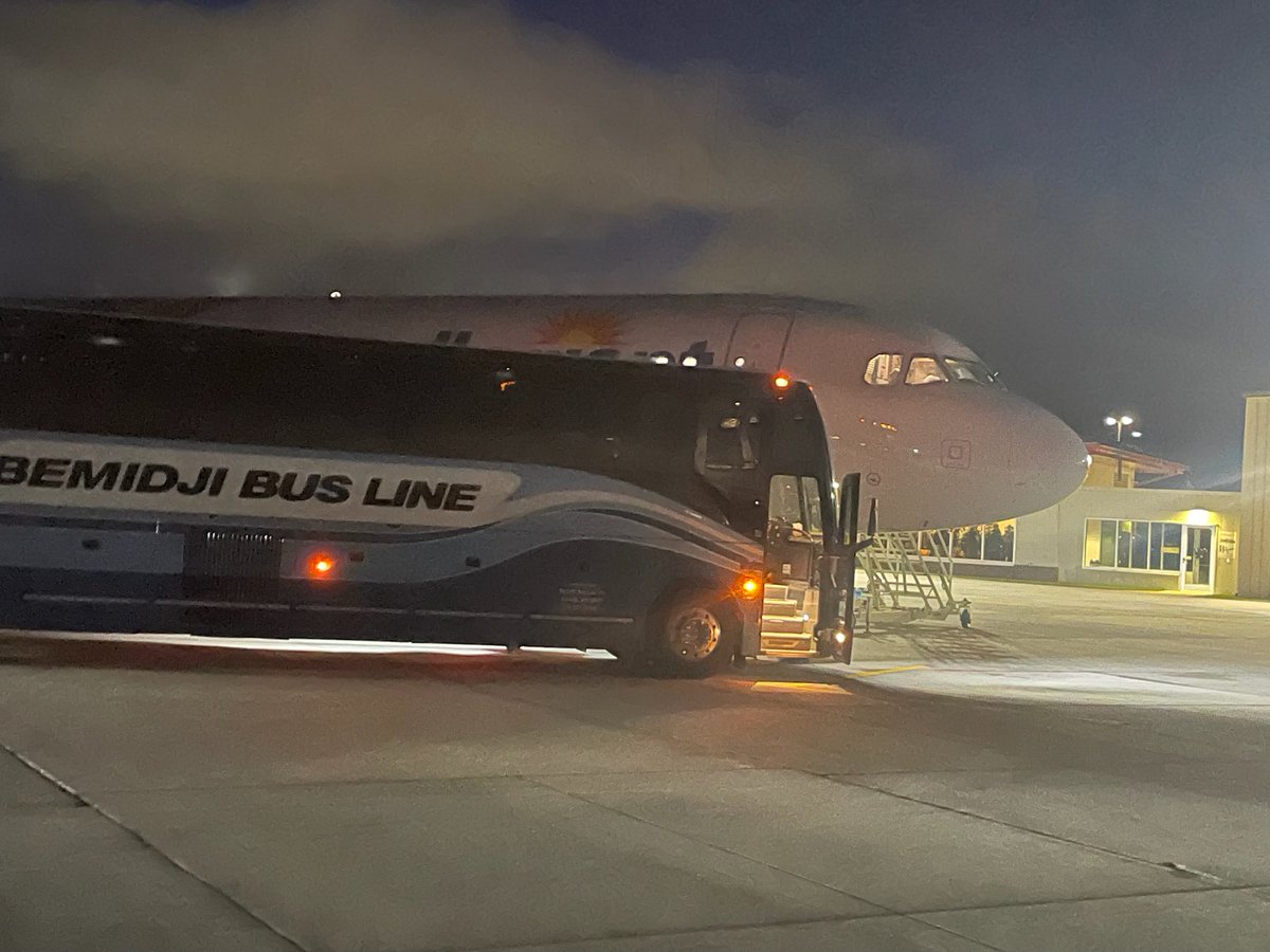 Proud to transport <a href="/BSUBeaversFB/">Bemidji State Football</a> for their NCAA Playoff trip to Texas! Safe travels and thank you for having us part of another great season. Go Beavers!
