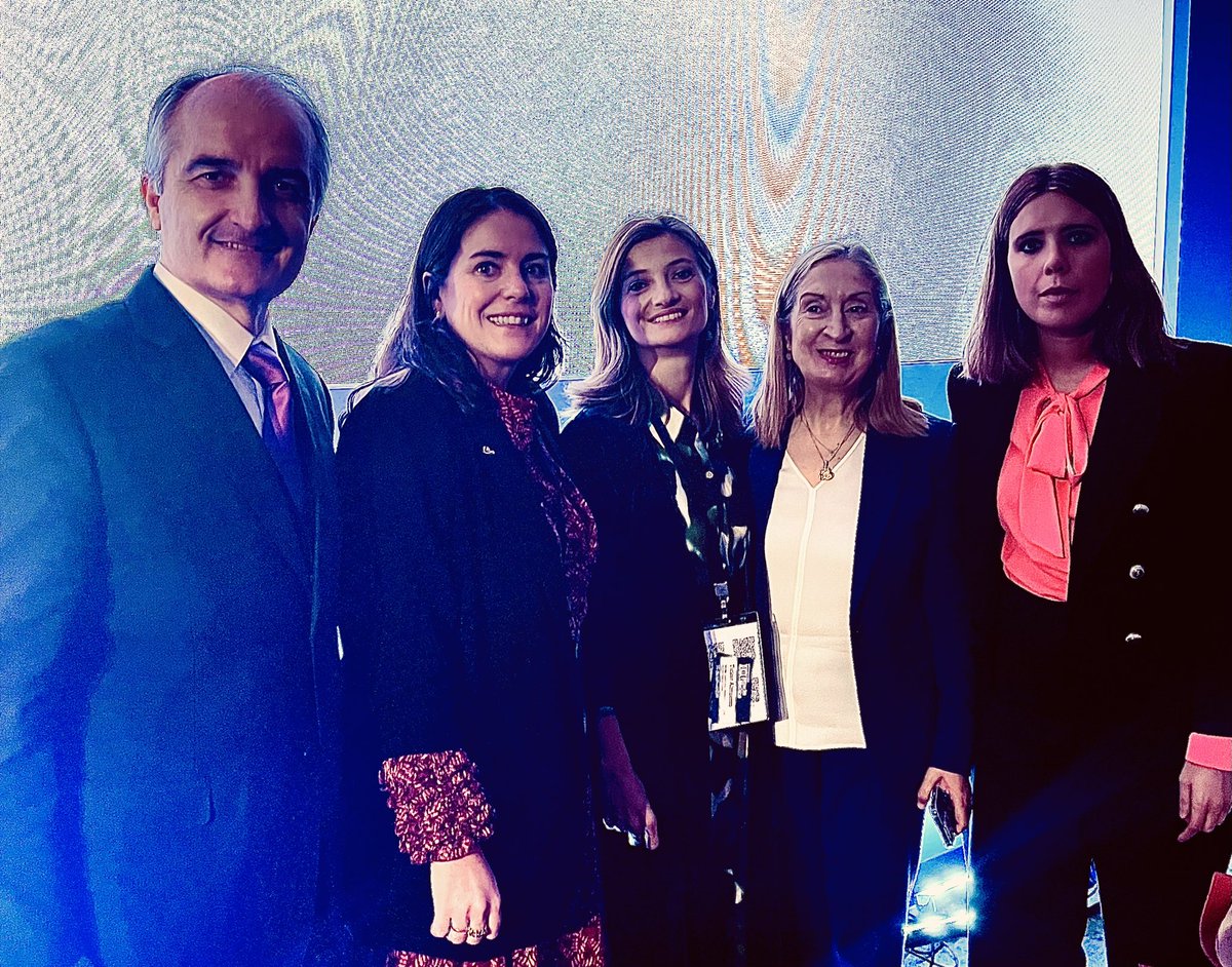 En el XXIX Congreso Derecho Sanitario de <a href="/aeds_es/">AEDS</a> <a href="/Copomadrid/">ICOPOMA</a> <a href="/CGPodologos/">Consejo General de Colegios Oficiales de Podólogos</a> saludando a <a href="/anapastorjulian/">Ana Pastor Julián</a> <a href="/eruizescudero/">Enrique Ruiz Escudero</a> <a href="/OfeliaDeLorenzo/">Ofelia De Lorenzo</a> y Pilar Jimeno Directora General Inspección de la <a href="/ComunidadMadrid/">Comunidad de Madrid</a> #reivindicándole las competencias #quirúrgicas en el área U4 de Madrid