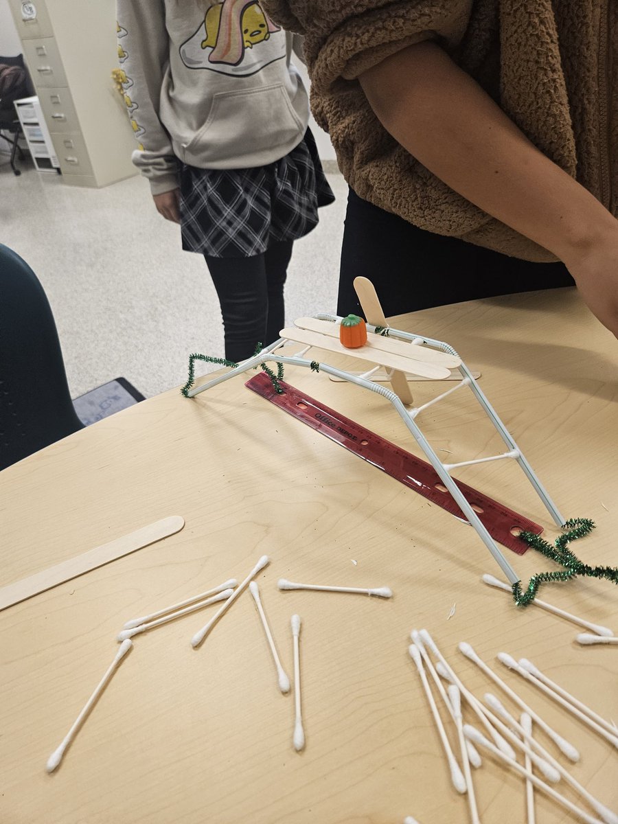 GilmoreGifted's tweet photo. 🍁 Gifted lunch meets engineering thrill! Students dove into a Fall STEM challenge, crafting bridges to bear the weight of pumpkins. Laughter, learning, &amp; a touch of pumpkin magic – because lunch should always be an adventure! 🌉🎃 @alparsons215 @K_Cirilli @VBAggie93 @VBGifted https://t.co/J0Cl21BydX