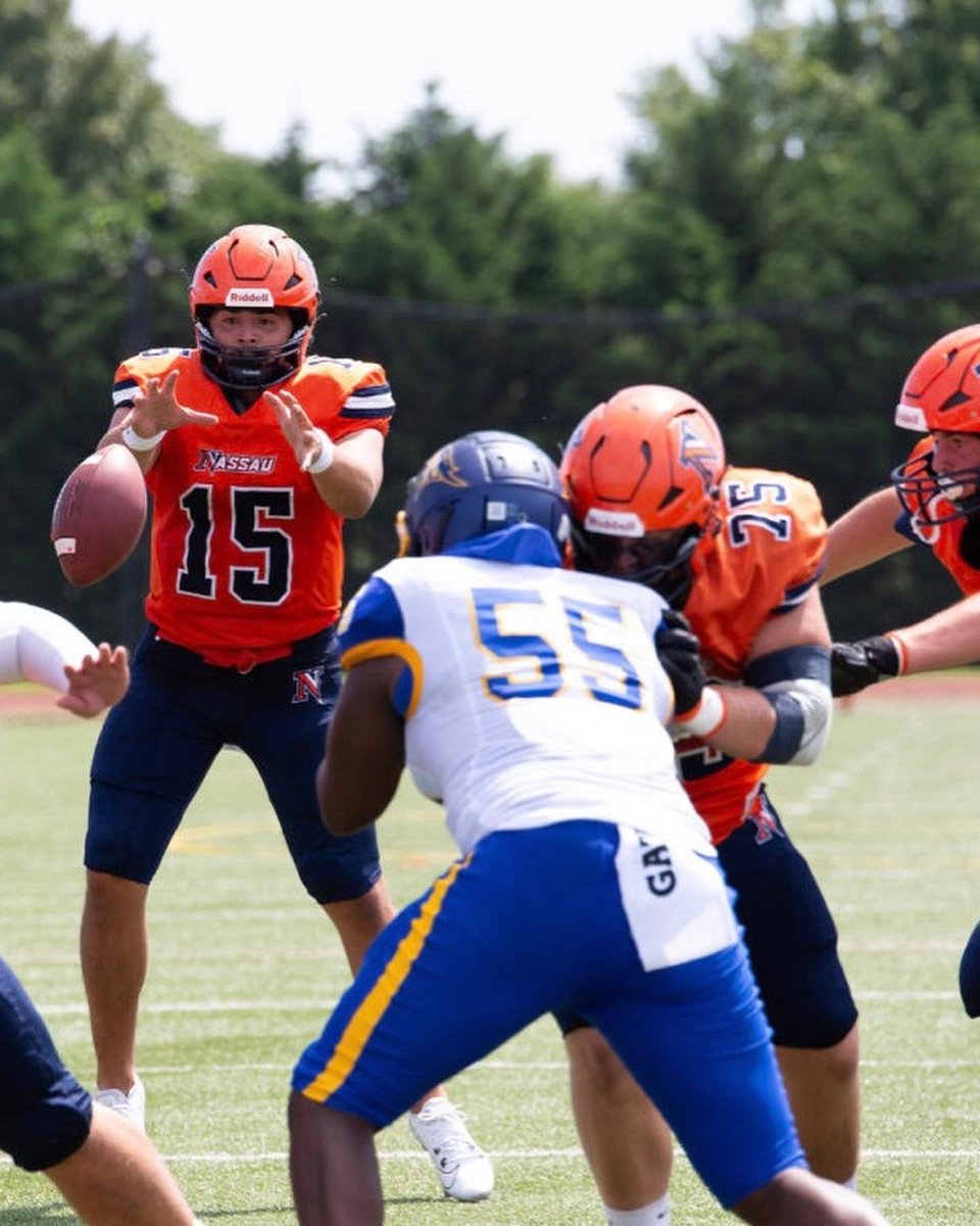 FINAL JUCO FILM 
H - 6,3 
W - 300
3.0 GPA
Bench 385
Squat 535

hudl.com/v/2MZmYd