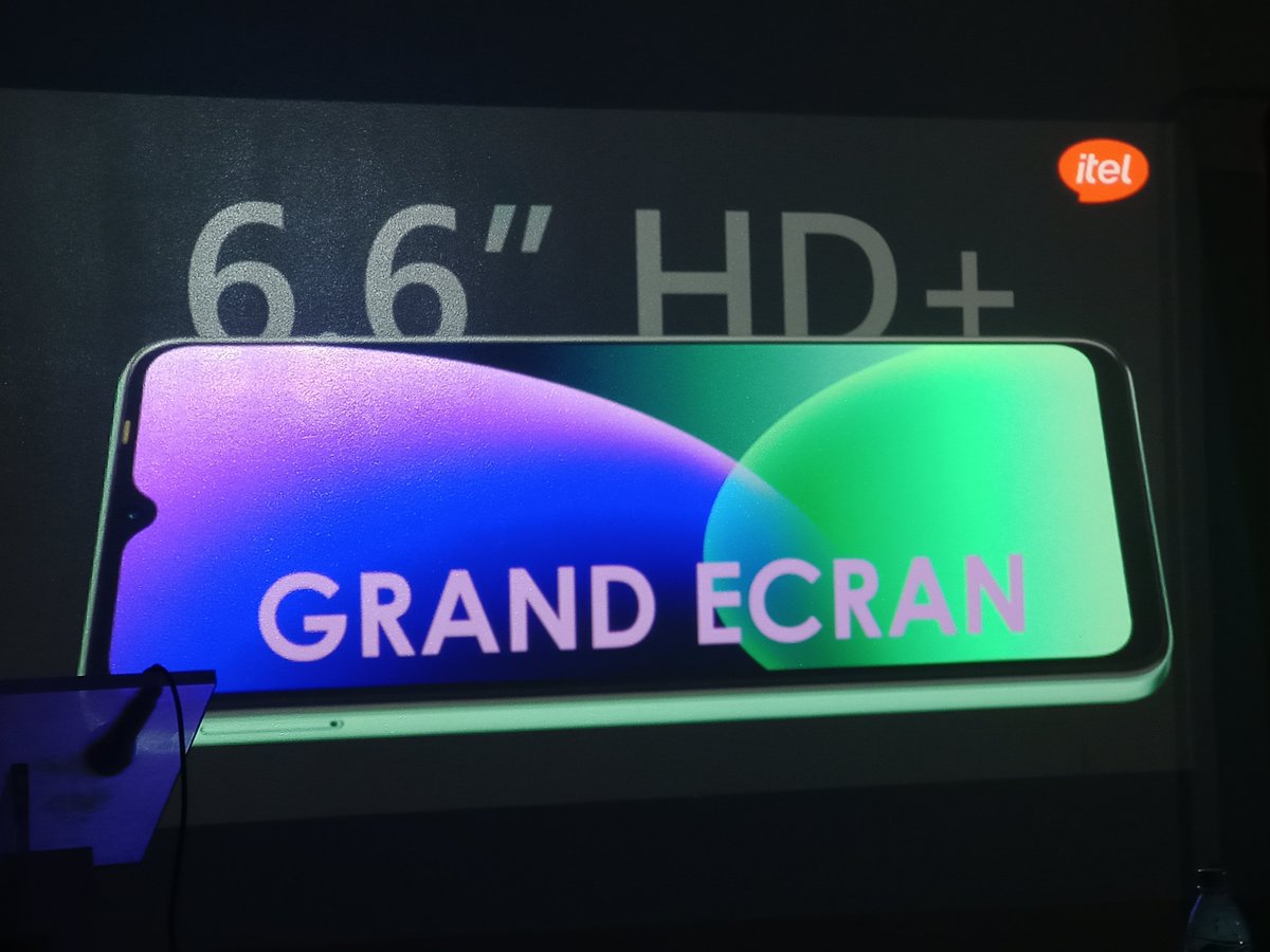 aboukam's tweet image. #MobileNews I La marque @itelMobile lance un nouveau smartphone en partenariat avec @MTNCotedIvoire ...
C&apos;est #A70, livré avec une connexion de 10Go et des crédits de communication...  #Mobile #itelmobile #itela704g #A70 #Abidjan #Afrique