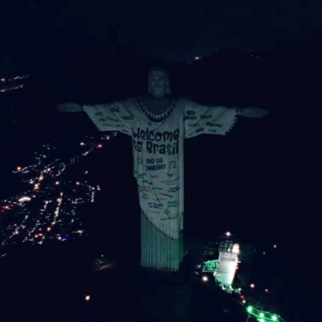 taylorswiftbr's tweet image. WELCOME TO BRASIL, TAYLOR! 😭🇧🇷