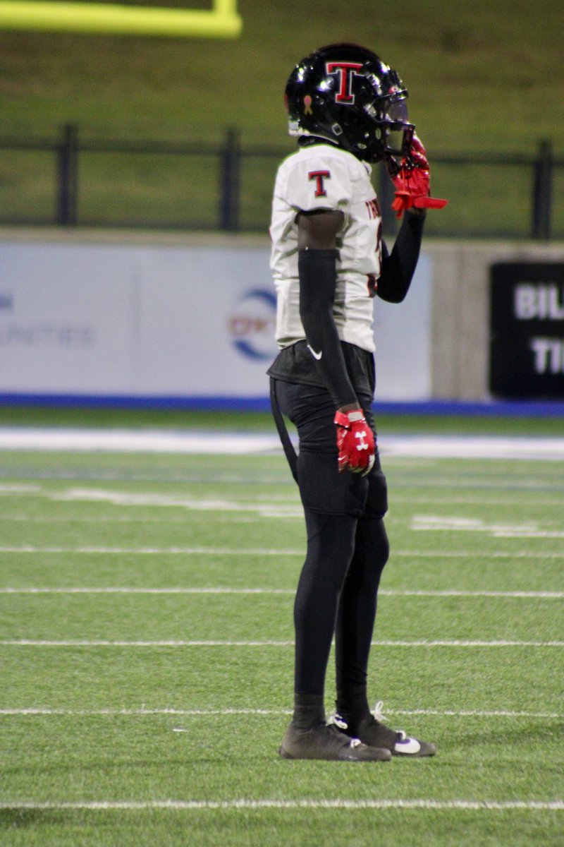 Senior season highlights! 
(409 snaps played) 
(0 touchdowns allowed man to man coverage) 
Rarely Targeted!!! 
hudl.com/v/2MZTYy