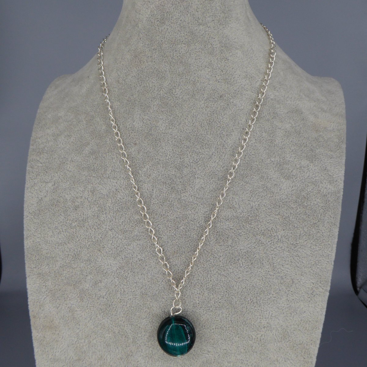 Teal Green Stone Necklace, Simple Silver Necklace Jewellery #giftidea #minimalist #fashion #tealgreen #stonenecklace #silver #patternator #stone #luxury #cute #jewelryforsale #greenstone #bodyjewelry #fashionaccessory #jewelry #finejewelry #simplesilver #fashionjewelry