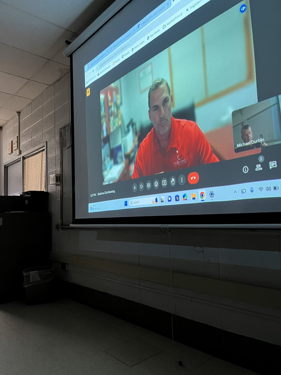 Thanks to my good friend <a href="/wutz12/">Bill Utz</a> for being a guest speaker at our <a href="/StaggHighSchool/">Stagg High School</a> Business Club meeting today. #connections #businessintelligence #leader