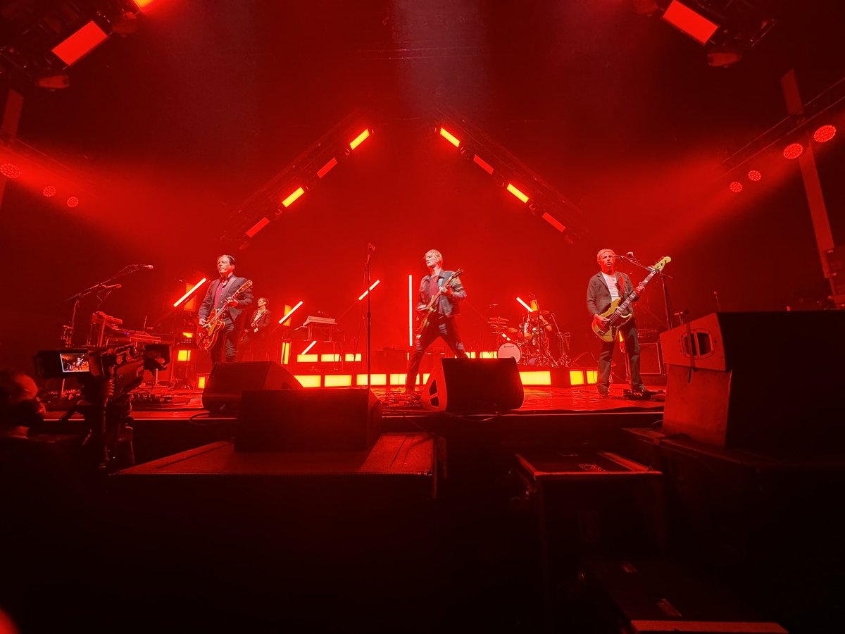 What. A. Show.

@qotsa 

#TheEndIsNero