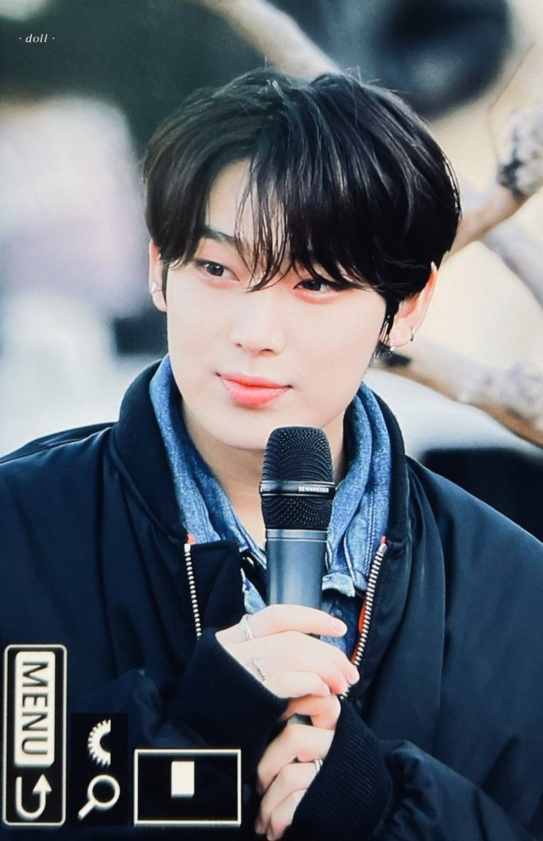 doll_ksn's tweet photo. 231117 💖

#선우 #ソヌ #SUNOO
#엔하이픈 #ENHYPEN https://t.co/xo8oT5QSw7