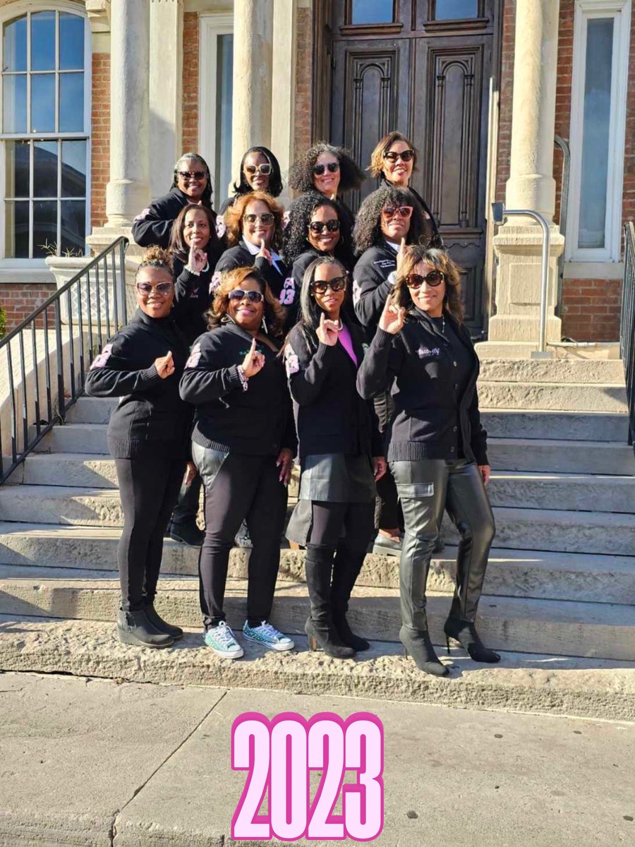 steph4judge's tweet image. 30 years ago I joined the sisterhood of Alpha Kappa Alpha Sorority, Inc. Fine Pi Chapter at Fisk University.  It was great seeing my line sisters at homecoming this past weekend. Not sure how 30 years have come and gone and we all still look the same! #FiskForever #FinePi