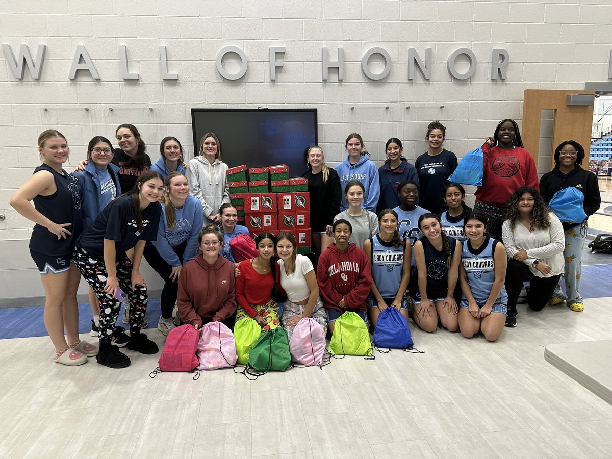 CSLadyCougBB's tweet photo. ”We rise by lifting others” One of our favorite days..Operation Christmas Child! 💚🎄 https://t.co/JCvgDi9AUw
