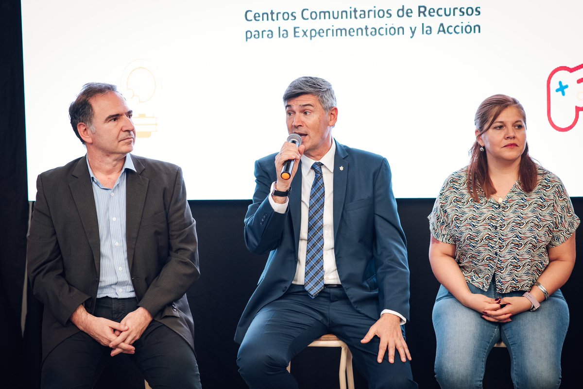 MuniCba's tweet photo. ¡Un nuevo espacio para el aprendizaje y el desarrollo de los vecinos y vecinas! 🌈

👉🏽 El viceintendente @PasseriniOk inauguró la tercera Tecnoteca Municipal CREA en el Parque Educativo Este, en barrio Campo de la Ribera. https://t.co/M4uLCivUnI