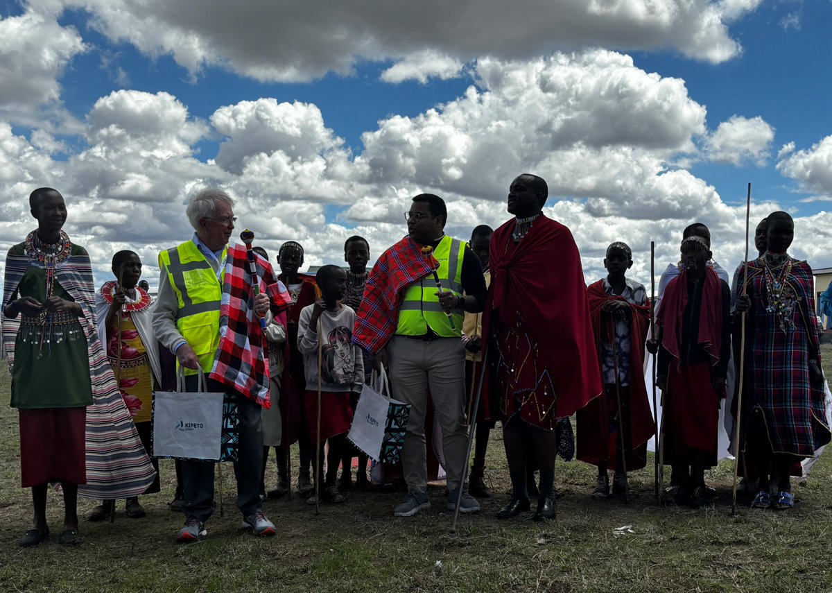 Rt. Hon. Joe Clark (@rthonjoeclark) on Twitter photo Had a fascinating visit to <a href="/Meridiam/">Meridiam</a> Africa Infrastructure’s innovative Kipeto wind farm in Kenya last week and particularly enjoyed my conversations with local Maasai children and leaders who are helping shape the future of clean, renewable energy for their country. Had a fascinating visit to <a href="/Meridiam/">Meridiam</a> Africa Infrastructure’s innovative Kipeto wind farm in Kenya last week and particularly enjoyed my conversations with local Maasai children and leaders who are helping shape the future of clean, renewable energy for their country.