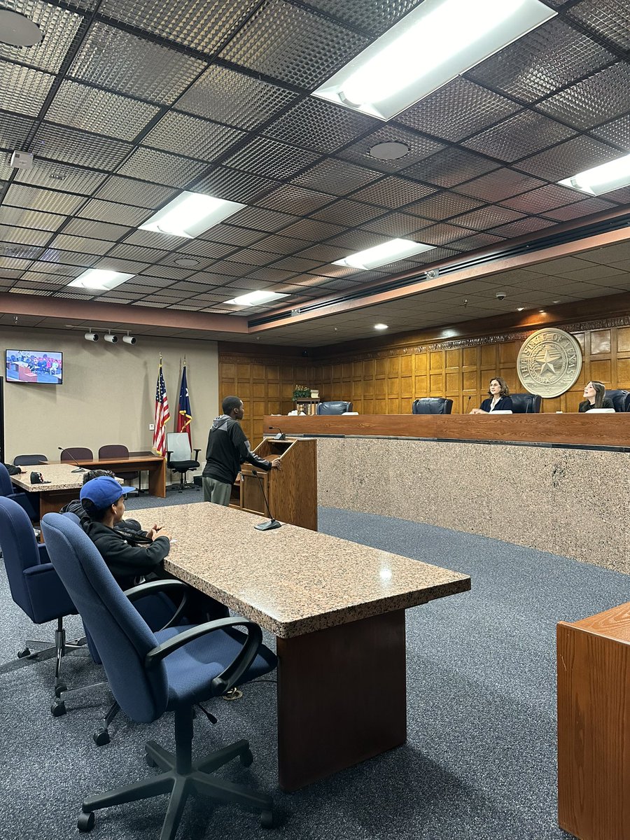 drocha_PHHS's tweet photo. Thank you Justice Palafox and Attorney Kristina Rocha @heyykris for having us and teaching us about the court system and how to debate. #TeamSISD #RISE @Fjimenez_PHHS @MGardner_PHHS @PHills_HS @bridge_bridgett https://t.co/aqfvod4hSP