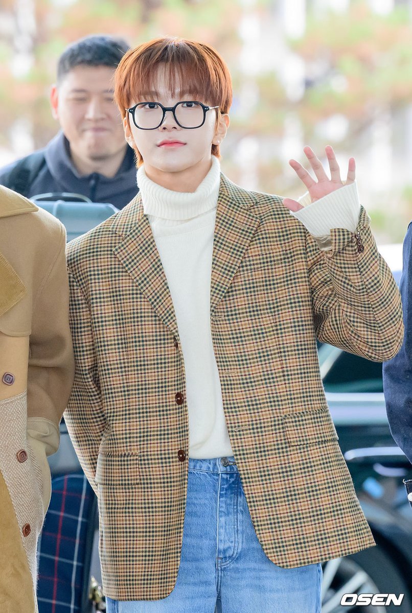 BOYNEXTDOORNEWS's tweet photo. [PHOTO] 231117 — WOONHAK at ICN Airport heading to Bangkok, Thailand for ‘SUPERSOUND FESTIVAL’!

#BOYNEXTDOOR #보이넥스트도어
@BOYNEXTDOOR_twt @BOYNEXTDOOR_KOZ https://t.co/XLY0XA2bUb