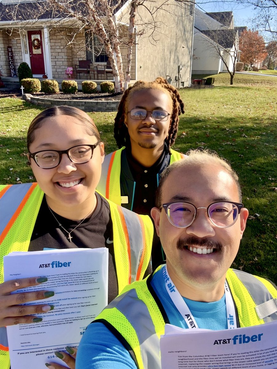 We had our feet on the streets today educating customers about the best internet on the planet!!! 👣 👣 

#ATTfiber #TeamMOHtivate #unstOHPAble #FeetOnTheStreets